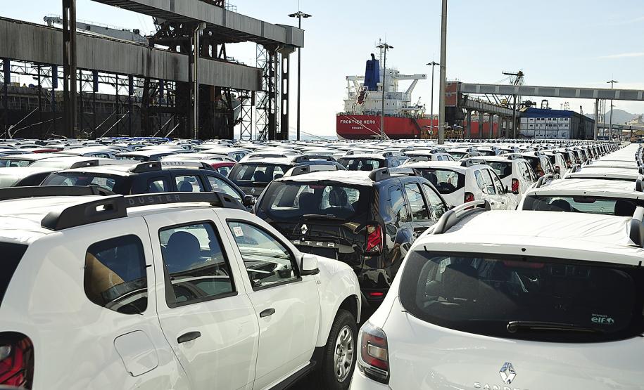 Exportação de veículos por Paranaguá bate recorde