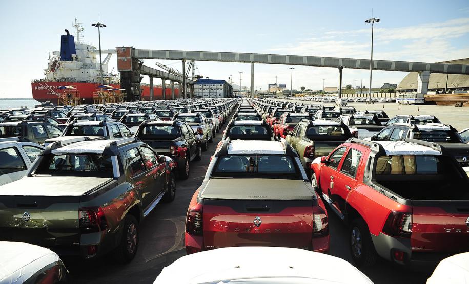 Exportação de veículos por Paranaguá bate recorde