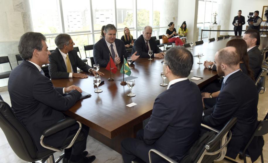 Richa recebe grupo chinês que adquiriu terminal de contêineres