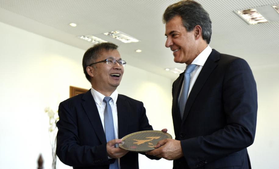 Richa recebe grupo chinês que adquiriu terminal de contêineres