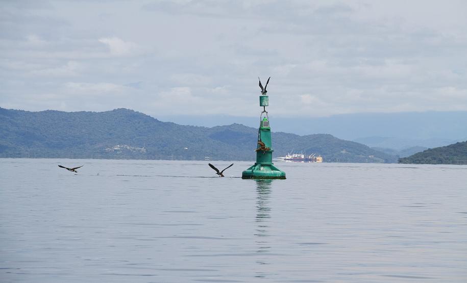 Sinalização dos portos do Paraná funciona com energia solar
