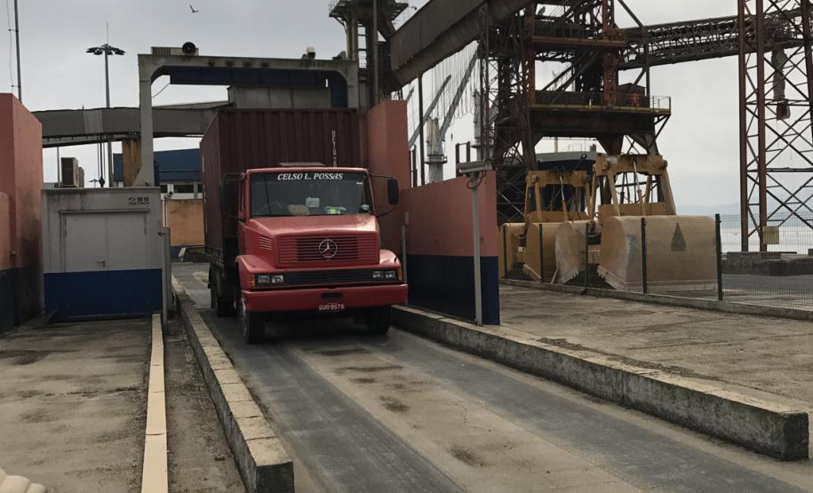 Novo scanner garante segurança em 100% das cargas que passam pelo Porto de Paranaguá