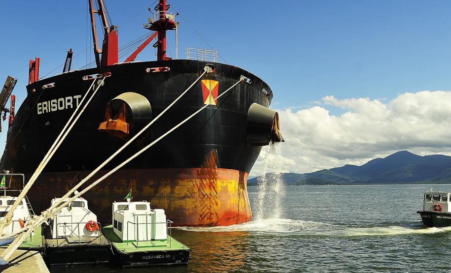 Portos do Paraná apresentam resultados do monitoramento marinho