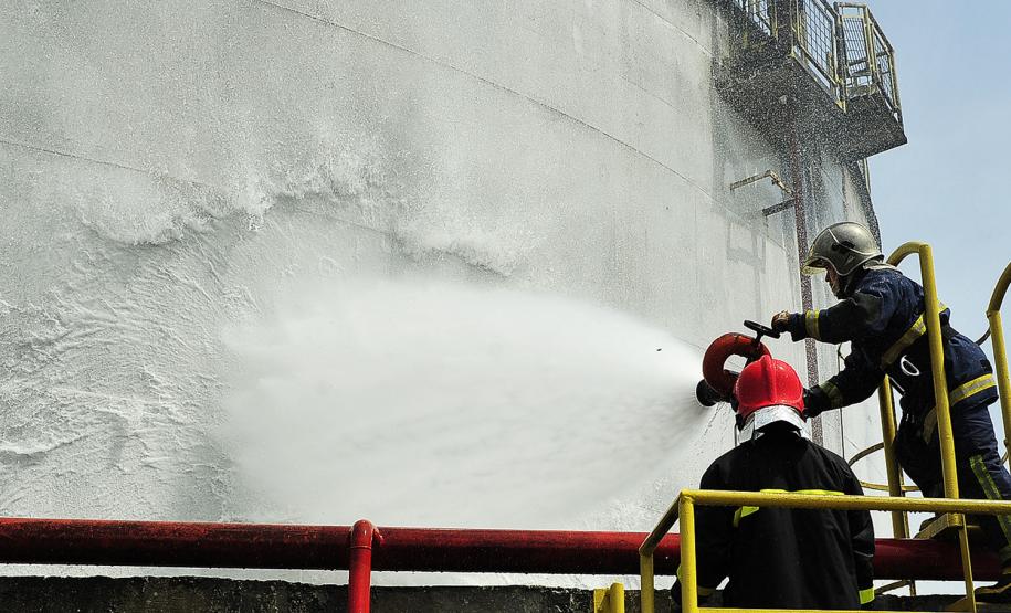 Simulado atesta capacidade do Porto de Paranaguá para atender emergências em terminais de inflamáveis