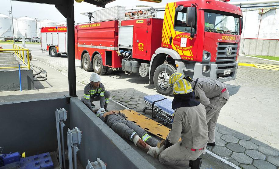 Simulado atesta capacidade do Porto de Paranaguá para atender emergências em terminais de inflamáveis