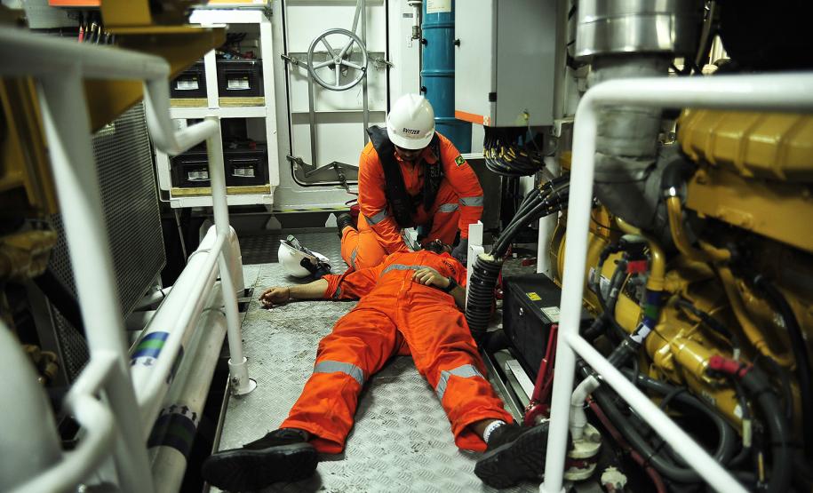 Porto de Paranaguá é palco de simulação de emergência em rebocadores