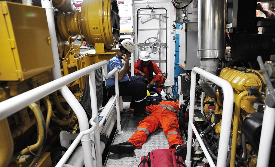 Porto de Paranaguá é palco de simulação de emergência em rebocadores