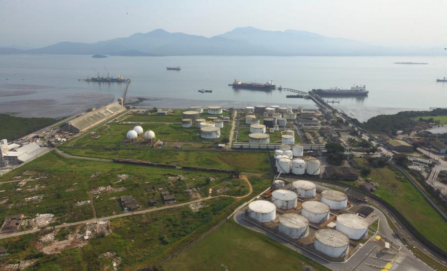 Porto de Paranaguá registra maior movimentação anual de cargas