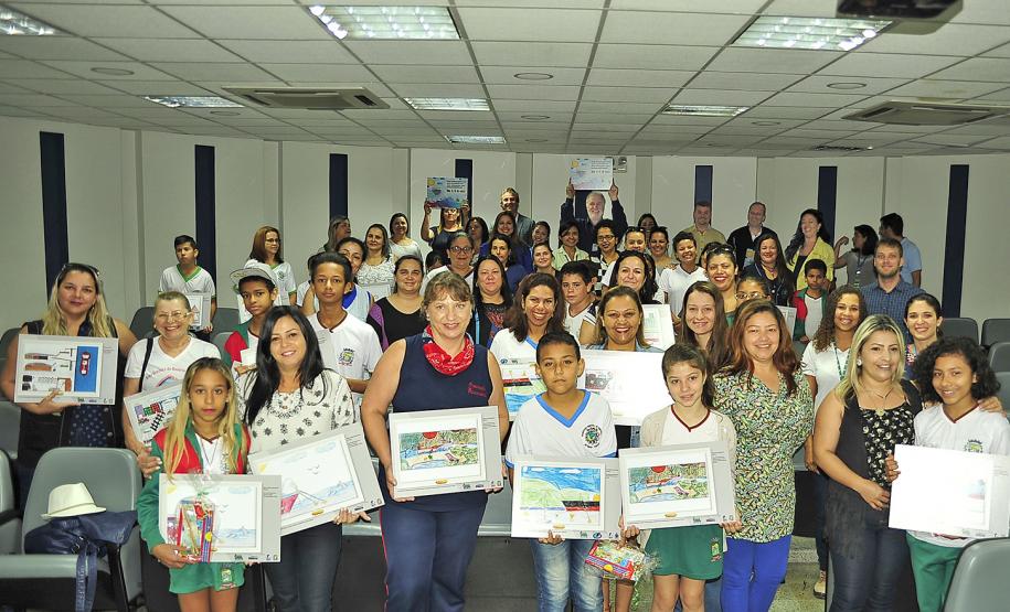 Premiados vencedores do 5º Concurso de Desenho do Porto Escola