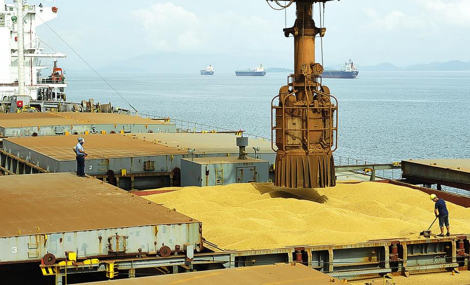 Paranaguá registra a maior movimentação de cargas da história