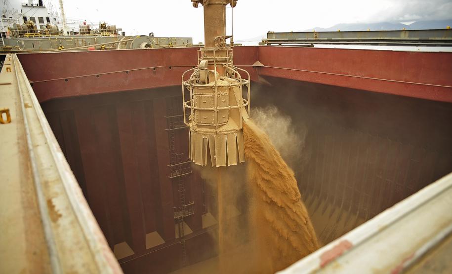 Porto de Paranaguá fecha 2017 com 51,5 milhões de toneladas operadas, a maior movimentação da sua história