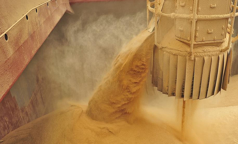 Porto de Paranaguá fecha 2017 com 51,5 milhões de toneladas operadas, a maior movimentação da sua história