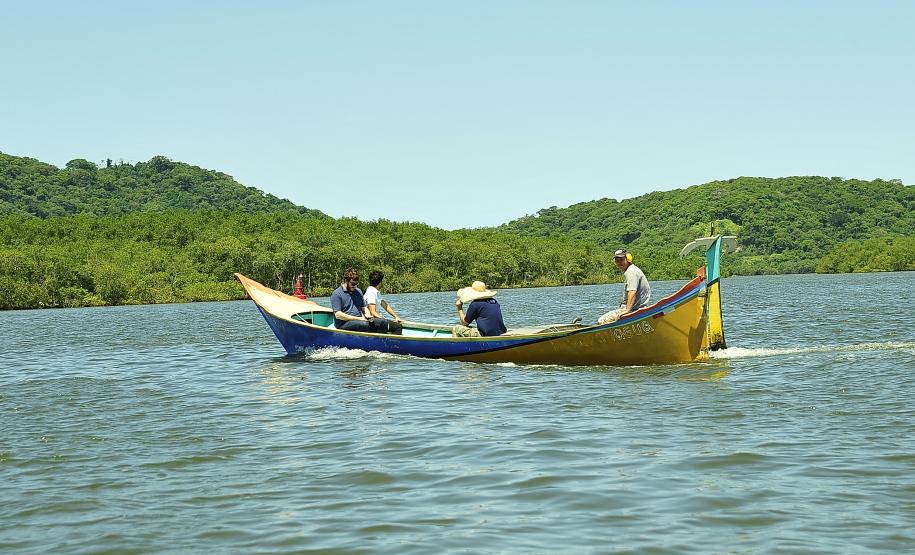 Porto de Paranaguá incentiva turismo comunitário no litoral do Paraná
