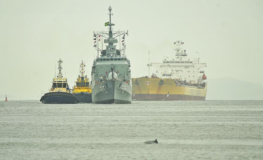 Fragata União chega ao Porto de Paranaguá para visita público no domingo