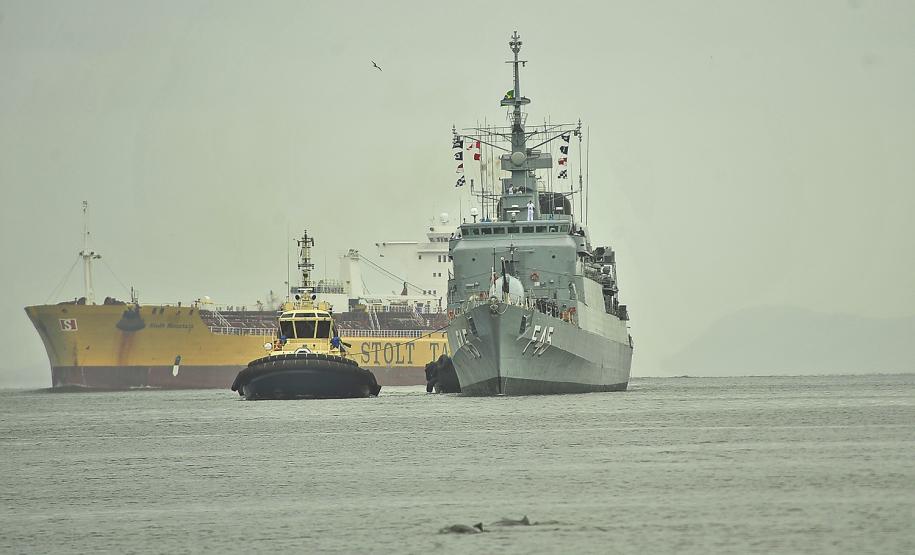 Fragata União chega ao Porto de Paranaguá para visita público no domingo