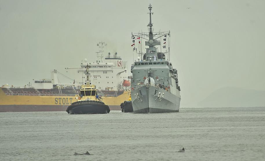 Fragata União chega ao Porto de Paranaguá para visita público no domingo