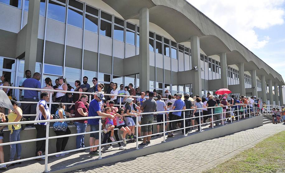 Mais de 3 mil pessoas visitam a Fragata União, em Paranaguá