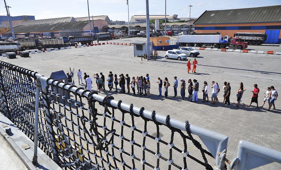 Mais de 3 mil pessoas visitam a Fragata União, em Paranaguá