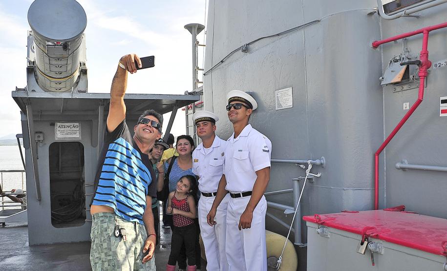 Mais de 3 mil pessoas visitam a Fragata União, em Paranaguá