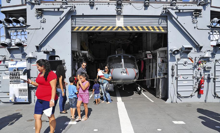 Mais de 3 mil pessoas visitam a Fragata União, em Paranaguá