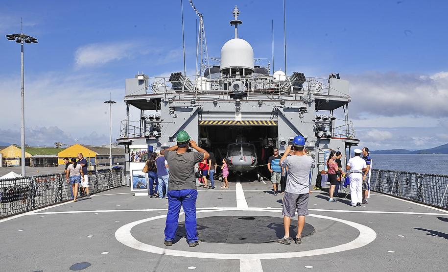 Mais de 3 mil pessoas visitam a Fragata União, em Paranaguá