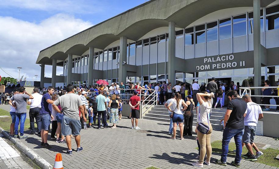 Mais de 3 mil pessoas visitam a Fragata União, em Paranaguá