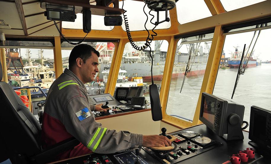 Maior rebocador já fabricado no Brasil vai atuar em Paranaguá