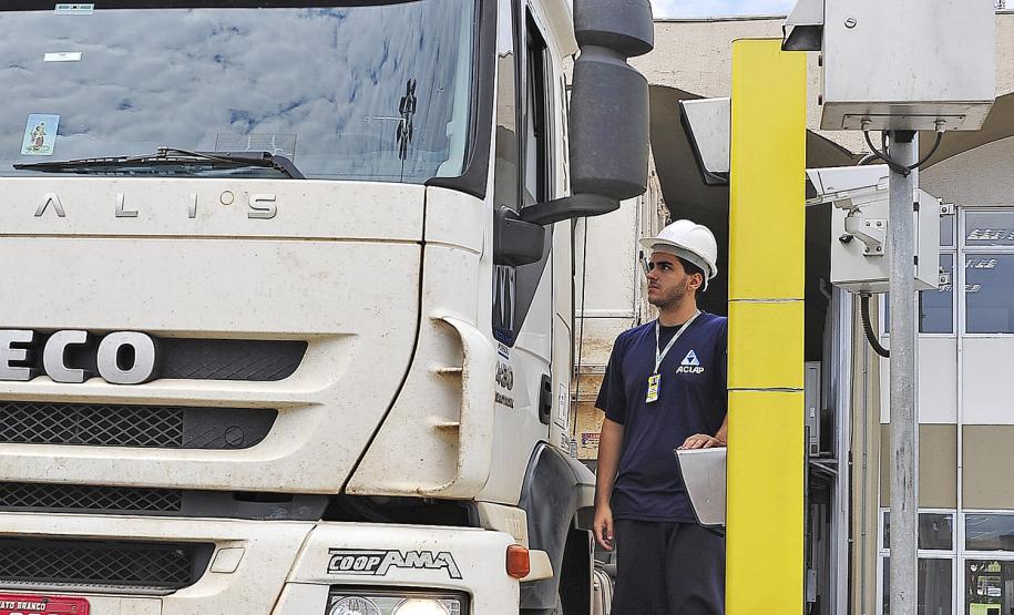 Trabalhadores que acessam o cais do Porto de Paranaguá precisam estar vacinados contra febre amarela