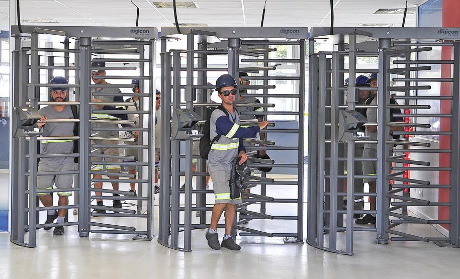 Trabalhadores que acessam o cais do Porto de Paranaguá precisam estar vacinados contra febre amarela