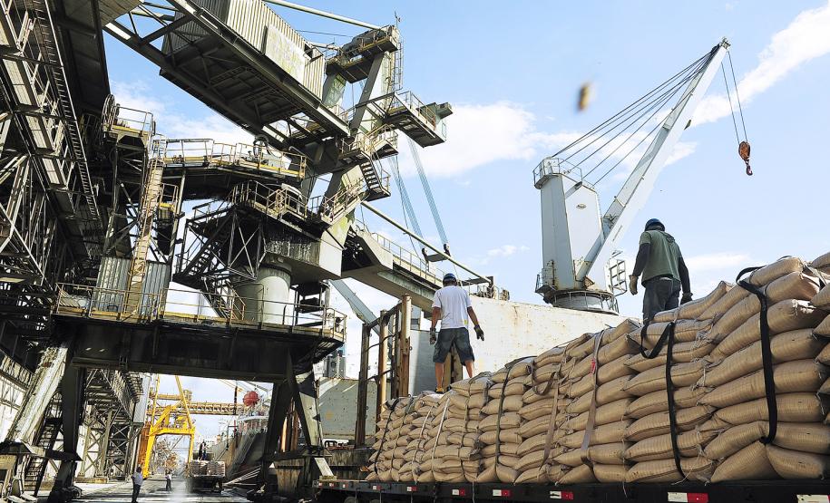 Movimentação do Porto de Paranaguá cresce o dobro da média nacional