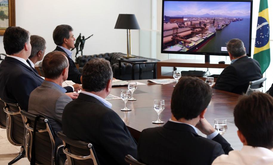 Porto de Paranaguá aumenta em 45% embarques de grãos Porto de Paranaguá aumenta em 45% embarques de grãos