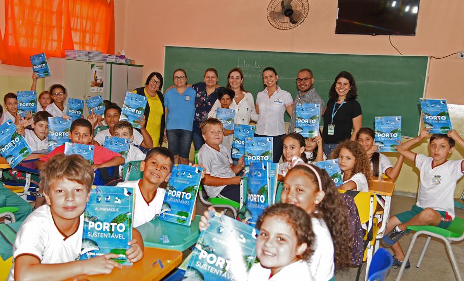 Almanaque Porto Sustentável chega às escolas do litoral do Paraná