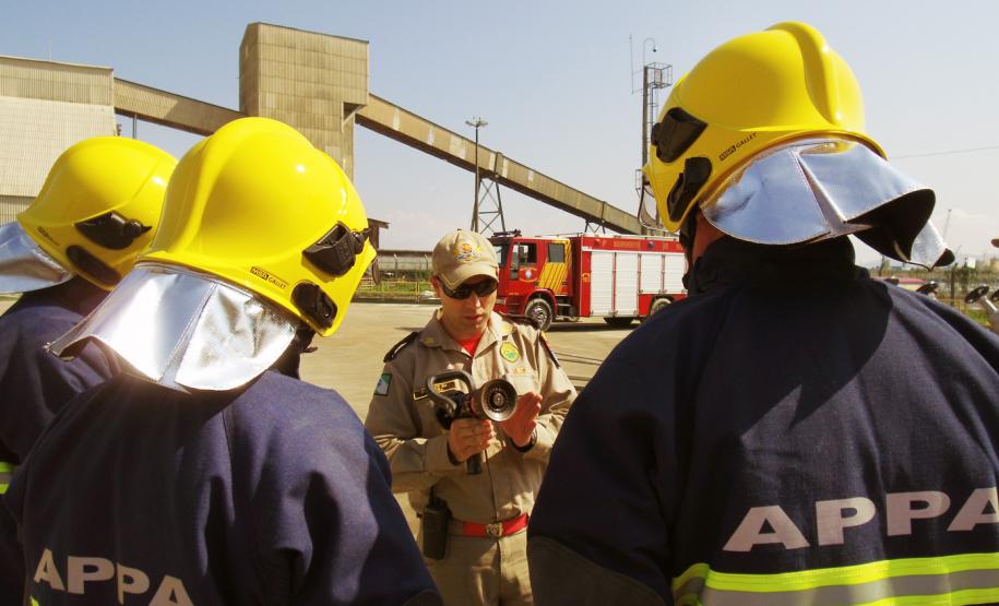 Portos do Paraná têm nova Brigada de Incêndio