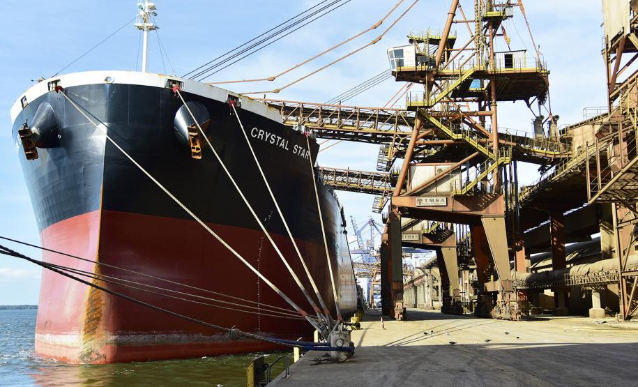 Porto de Paranaguá tem aumento de 14% na movimentação de abril