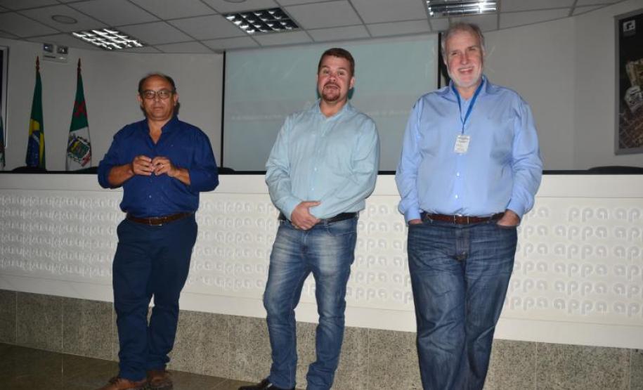 Investidores e administradores públicos se reúnem para conhecer projetos do Porto de Paranaguá