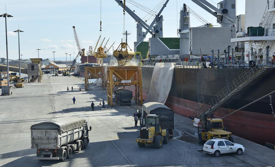 Porto de Paranaguá tem melhor mês de maio da história