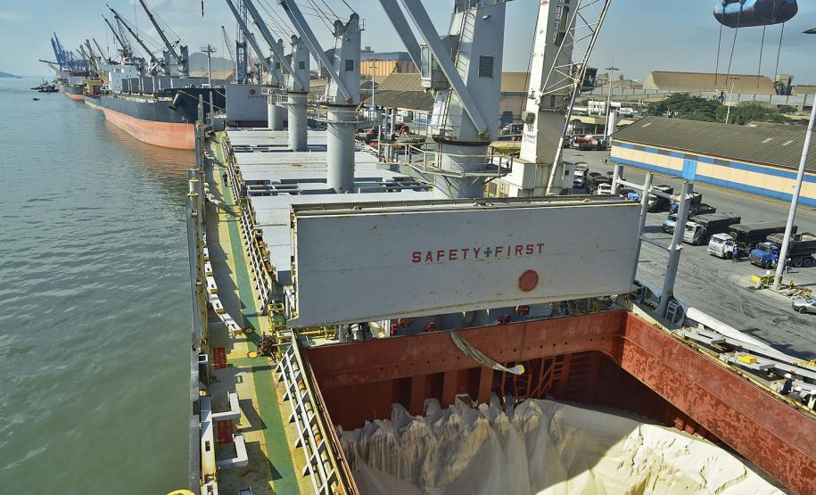 Porto de Paranaguá tem maior movimentação para o mês de setembro