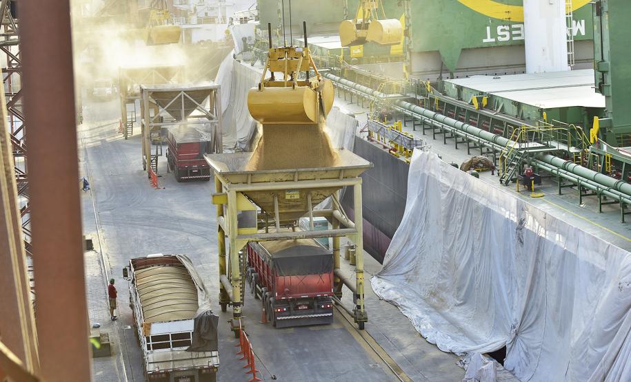 Porto de Paranaguá tem maior movimentação para o mês de setembro