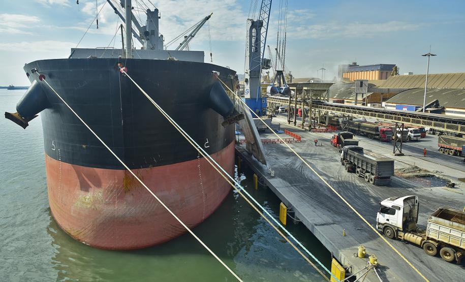 Porto de Paranaguá tem maior movimentação para o mês de setembro