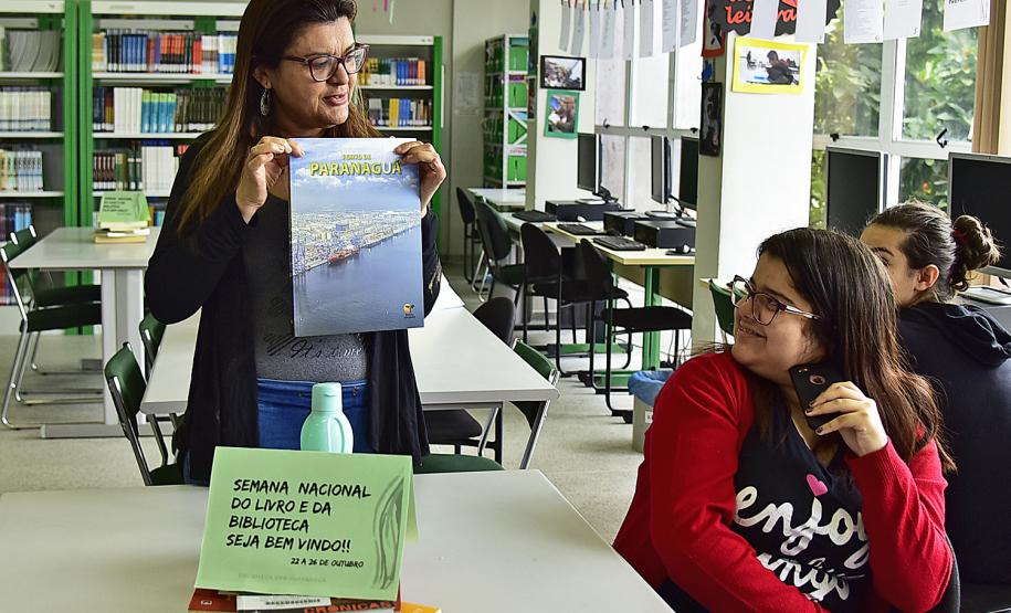 Bibliotecas de Paranaguá recebem obra sobre o Porto da cidade