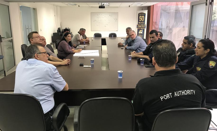 O acesso ao santuário continua pela via, que tem trânsito em pista simples e exige atenção. O retorno, entretanto, será somente pela Avenida Ayrton Senna da Silva. A expectativa de público para a celebração é de cerca de 500 mil pessoas.