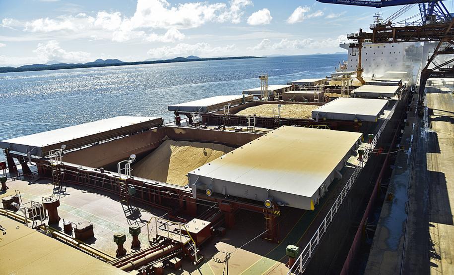 Desde janeiro até outubro, o porto exportou 19,2 milhões de toneladas destes produtos. A quantidade é 13% maior que o alcançado em todo o ano passado, quando foram 17 milhões de toneladas.