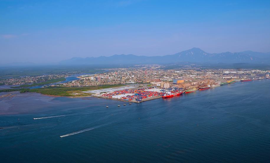 Empregos e tributos geram desenvolvimento de Paranaguá