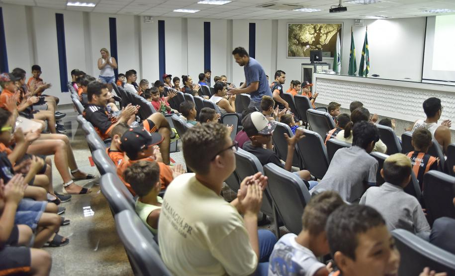 Porto Escola vai atender crianças de projeto esportivo