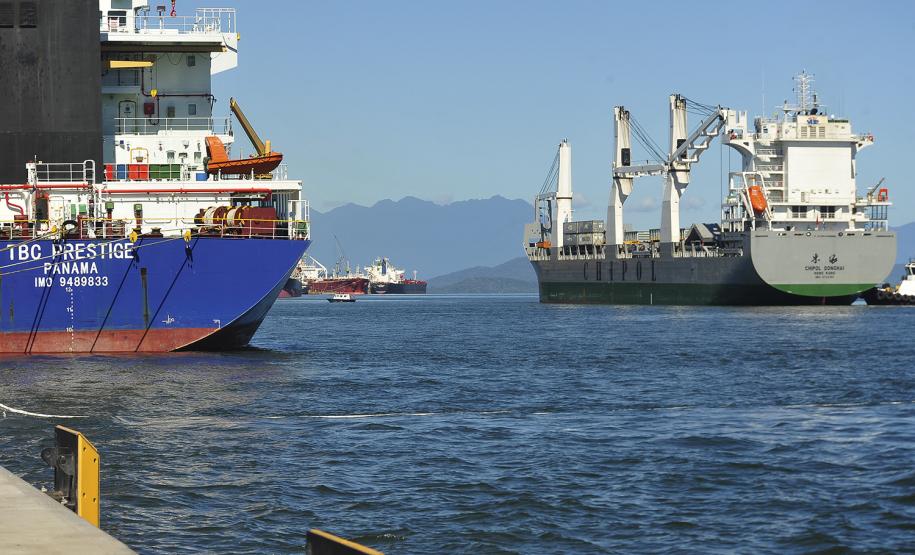 Parceria entre a Marinha e Portos do Paraná deve ampliar segurança na navegação