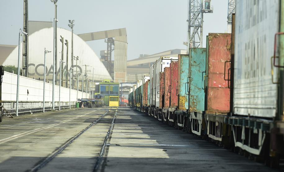 Portos do Paraná discutem melhorias no transporte ferroviário