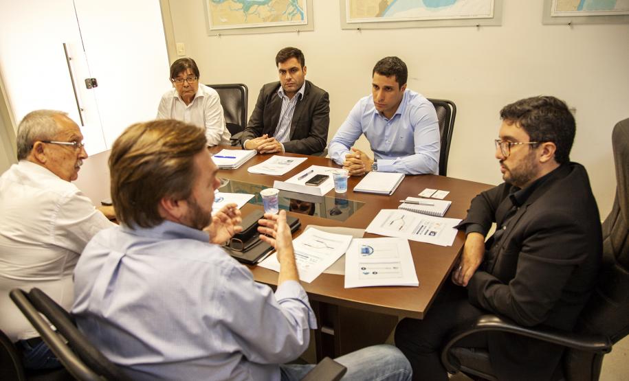 Portos do Paraná discutem melhorias no transporte ferroviário Portos do Paraná discutem melhorias no transporte ferroviário
