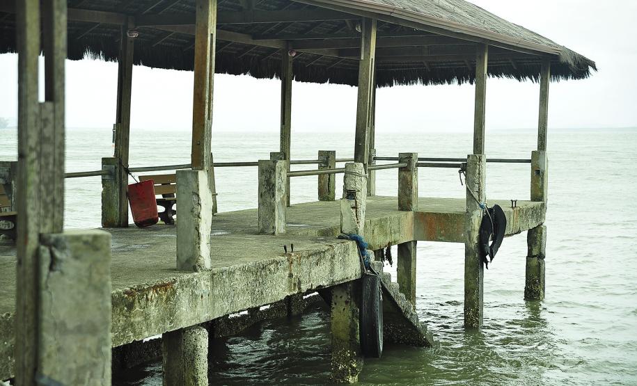 Na próxima semana, serão feitos os primeiros levantamentos e inspeções nas comunidades do Litoral paranaense que receberão trapiches para embarque e desembarque de passageiros e pescadores. Ao todo, serão 14 estruturas pagas pela Administração dos Portos do Paraná: nove serão reformadas e cinco novos trapiches construídos.