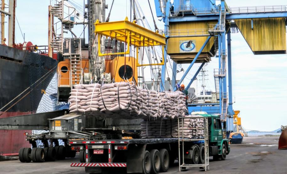 Movimentação de cargas cresce 180% no Porto de Antonina