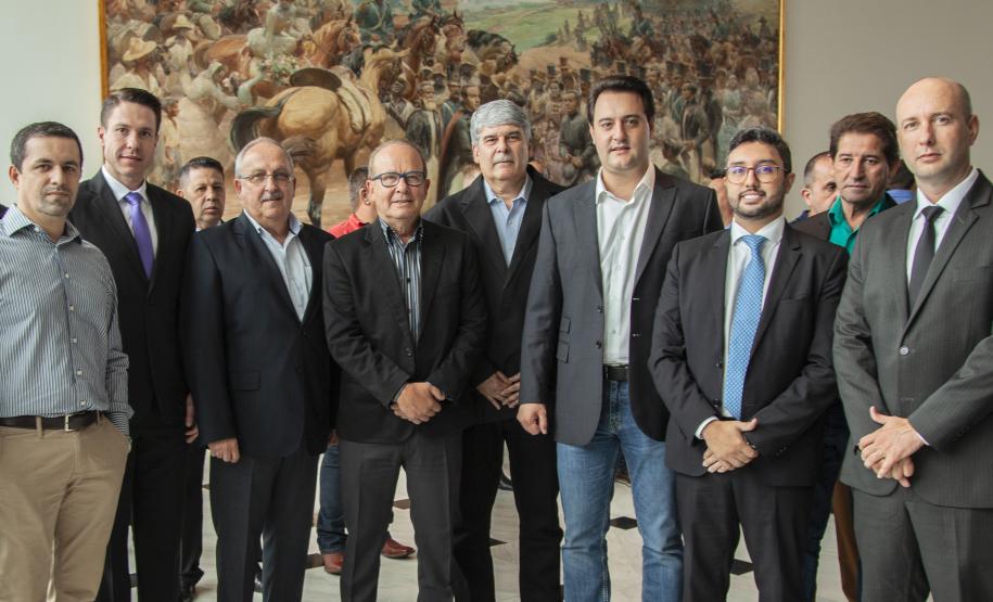 Governador com diretoria dos Portos do Paraná